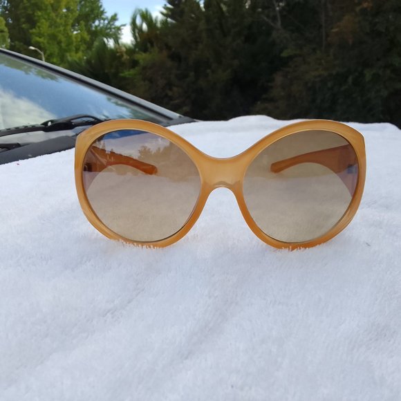Bundle 1 Jessica Simpson sunglass & 2 gift pairs, brand new main image 2